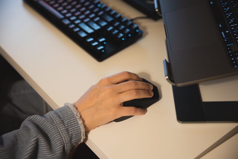 entretien-et-maintenance-de-peripheriques-ergonomiques-souris-claviers-la-checklist-annuelle